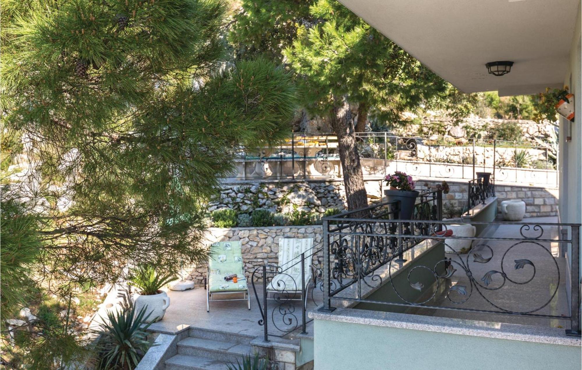 Amazing Apartment In Makarska With House Sea View Exterior foto